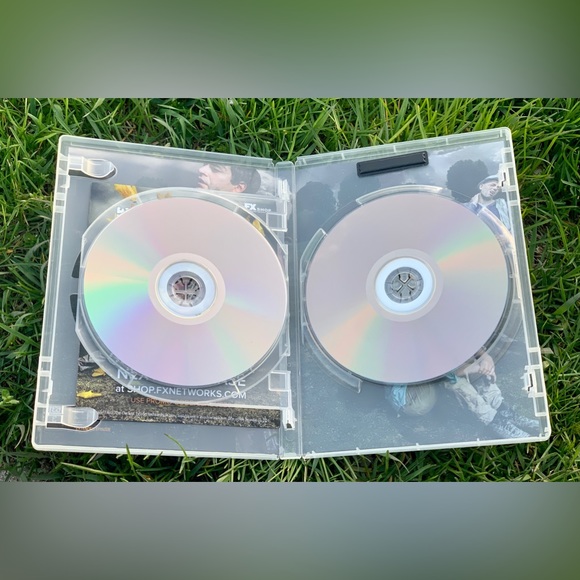 The League Complete Season Five 2 Disc DVD Set - Picture 5 of 5